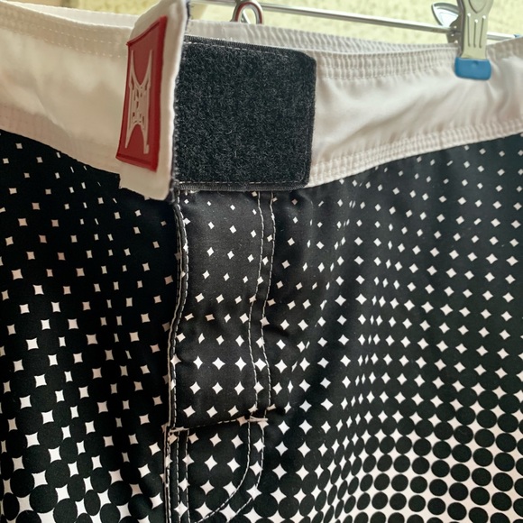 TapOut Board Shorts - Picture 6 of 10